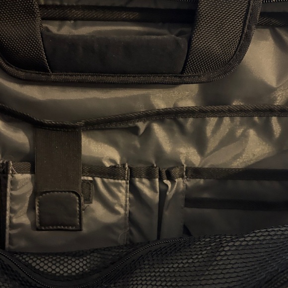 Dell Professional Black Laptop Messenger Bag - Picture 4 of 12